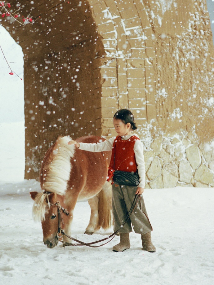 Songmont 邀你在雪地里，一同「纵马逐乐」