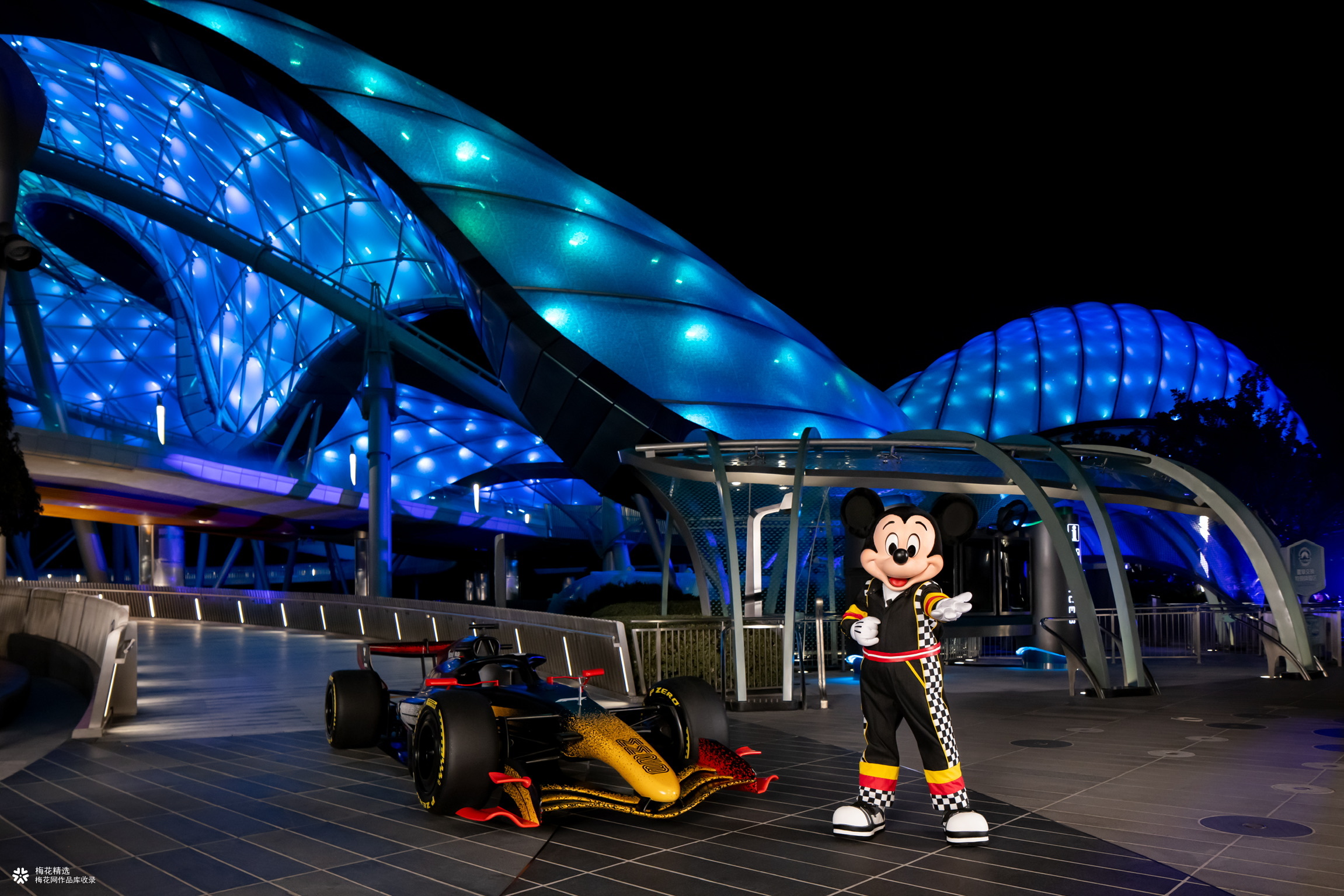 奇速全开，米奇米妮全新赛车主题形象亮相上海