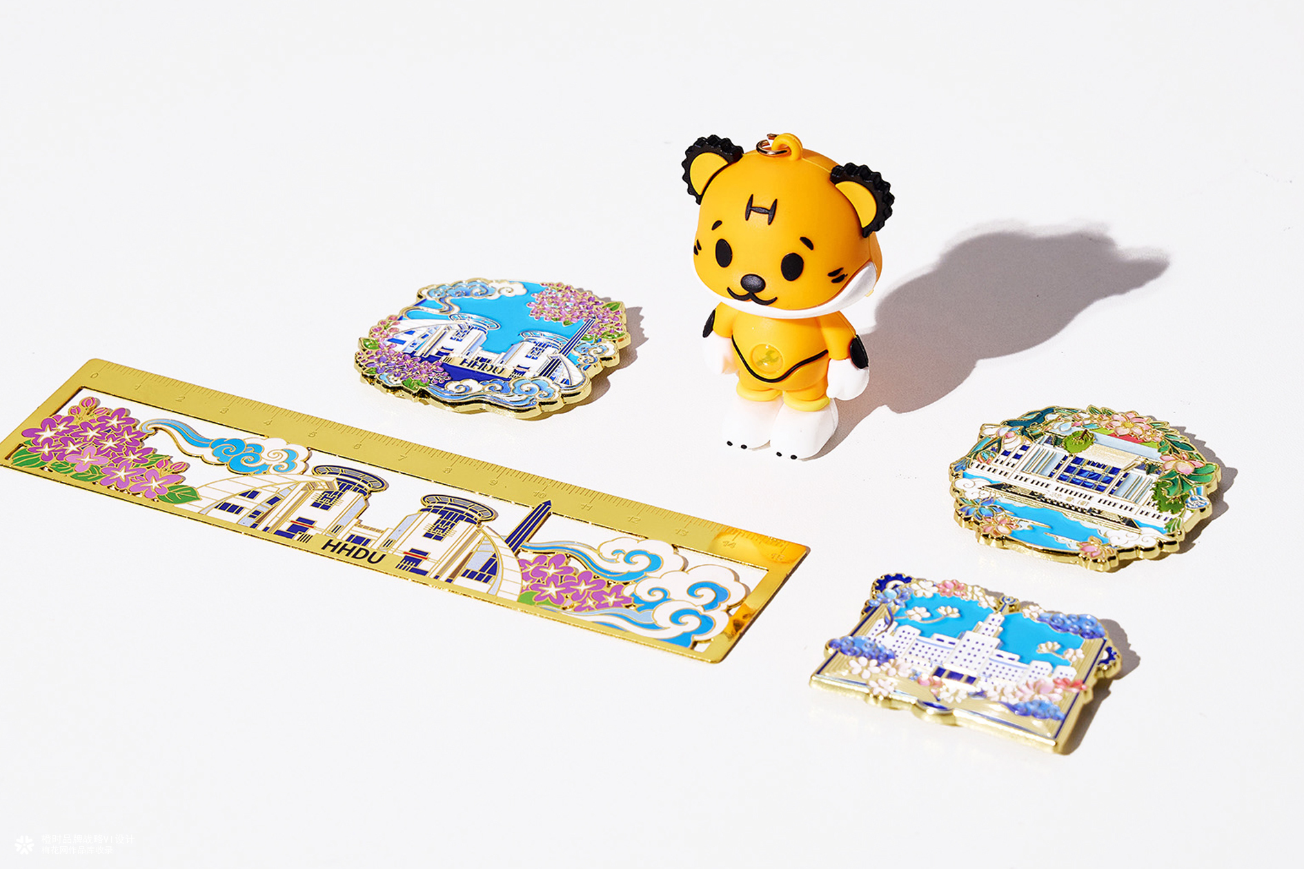 橙时再度携手哈尔滨华德学院 | 深度打造2026学年文创设计