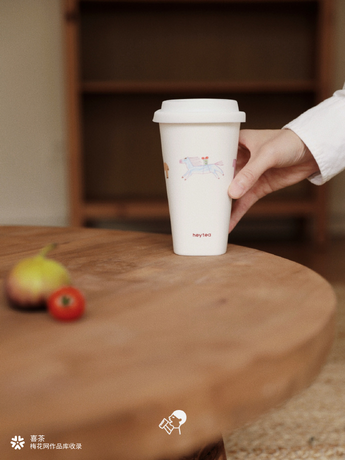 马年，喜茶请马思纯画了一匹马