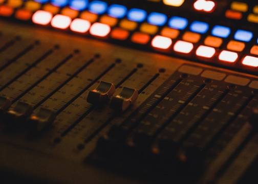 环球音乐、Udio和解后，AI音乐的终局是什么？