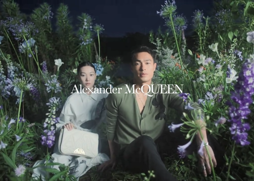 Alexander McQueen七夕特别献映 | 从心而行，沉浸爱情的迷人与流转
