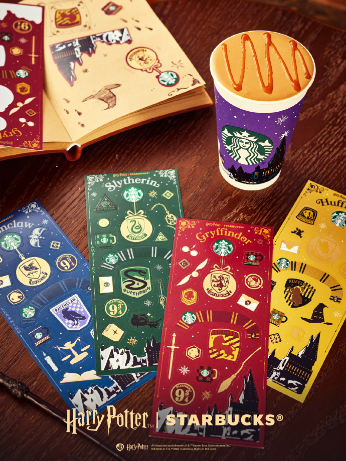 星巴克在冬日开启魔法盛典