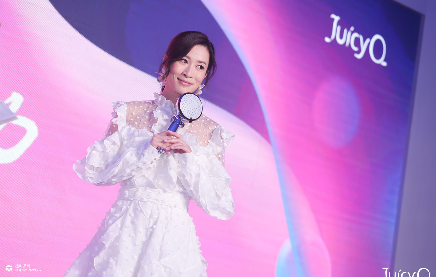 “皇后娘娘佘诗曼代言——JuicyQ品牌发布会视觉设计