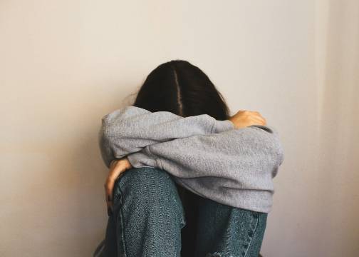 剑桥年度词 Parasocial，孤独时代的万亿生意