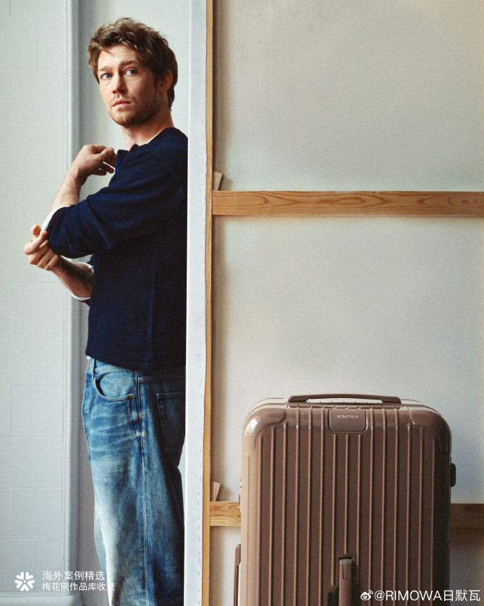 RIMOWA x Joe Alwyn：寻找那抹完美的蓝