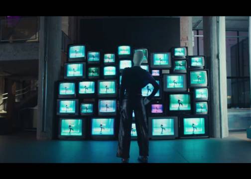 Crocs 先锋视觉影片：科幻演绎自我表达的觉醒