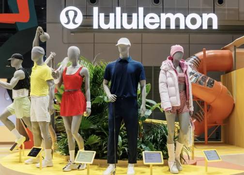 CEO下课，lululemon有救了？