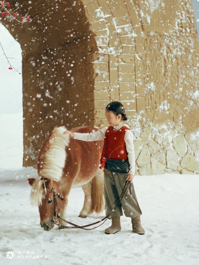 Songmont 邀你在雪地里，一同「纵马逐乐」