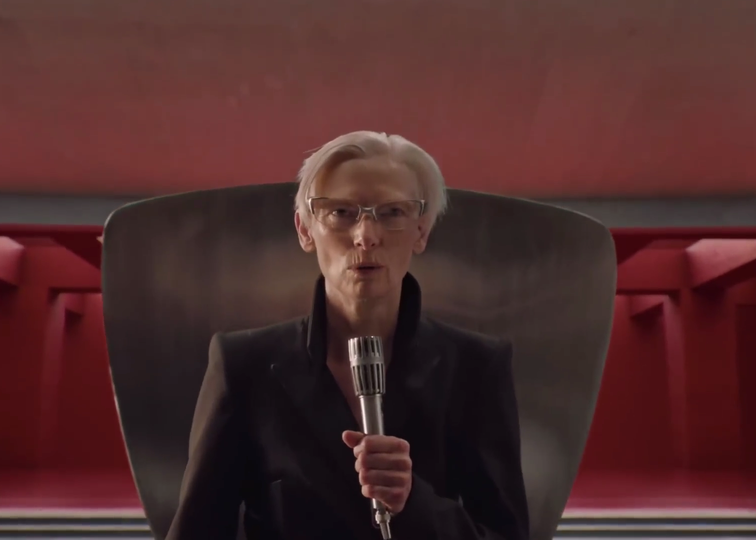 大胆出位，Tilda Swinton出演Gentle Monster先锋大片！