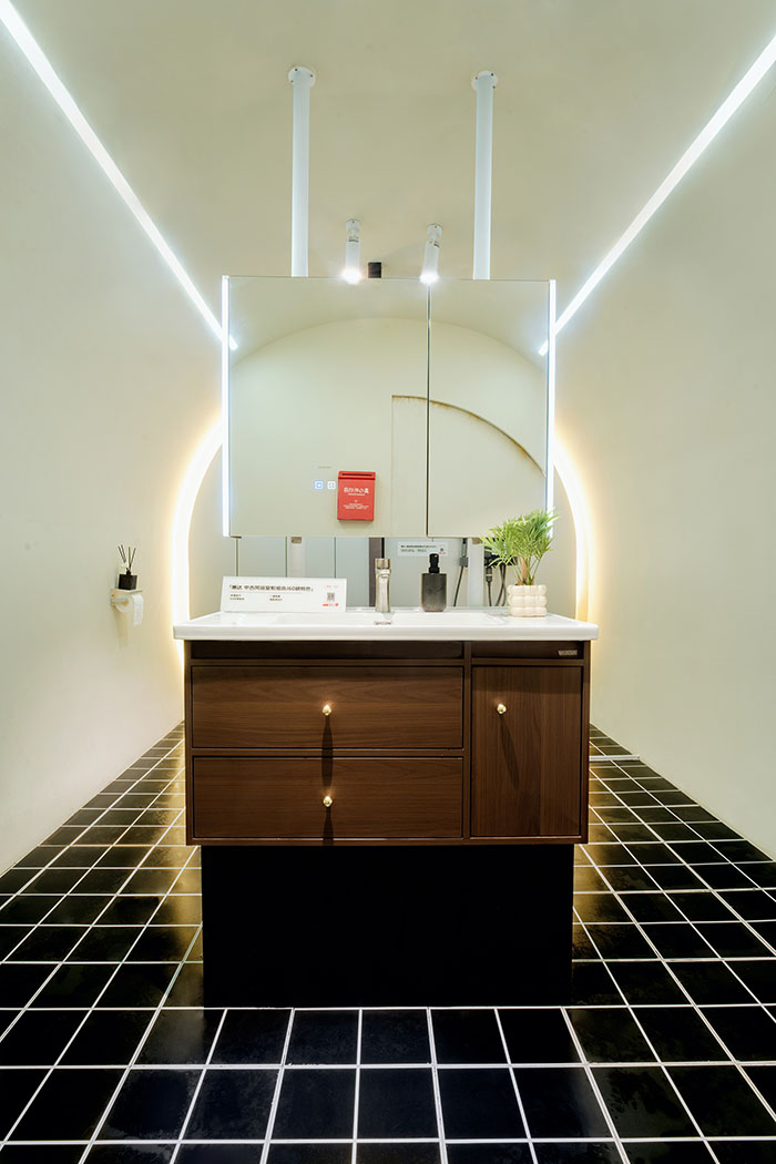 京东：2000米高原上，一件“天大的小事”