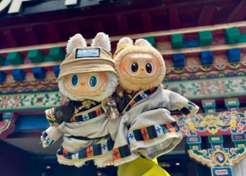 品牌门店成为旅行的“情绪目的地” ？泡泡玛特、MUJI的在地化新叙事