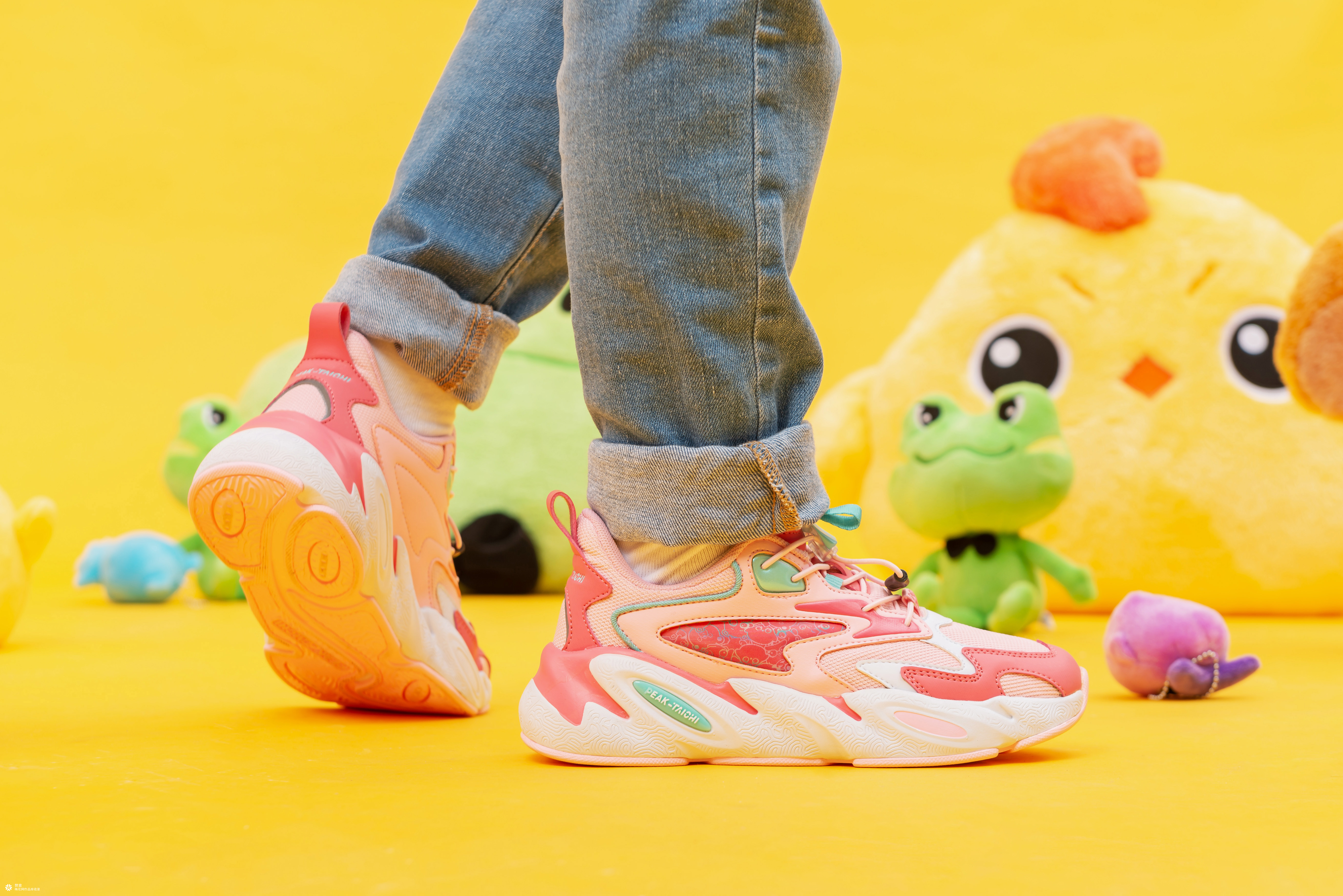 匹克态极X消消乐联名款产品