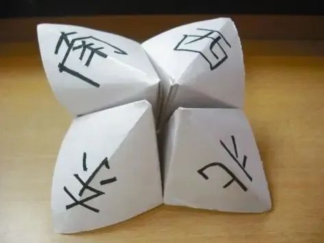 童年玩具成算命单品奢侈品设计太炸裂了