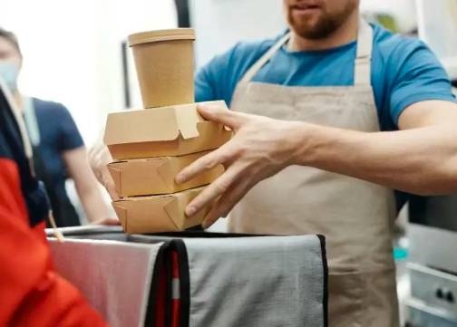 外卖大战收尾：烧光千亿，没有赢家