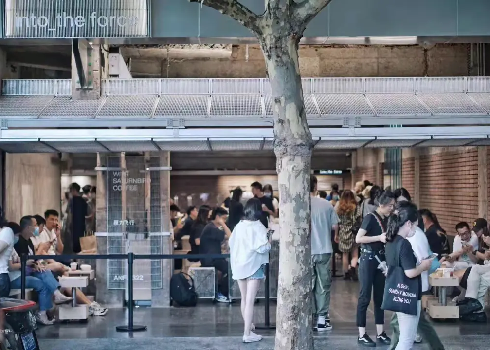 探访三顿半线下体验店，它又在上海讲出个咖啡新故事