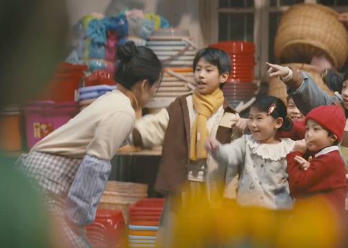 央视春晚公益广告：中国人的爱，都在“回家吃饭”里