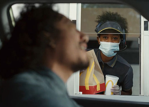 麦当劳2021超级碗广告：谁不喜欢在车里尽情高歌呢？