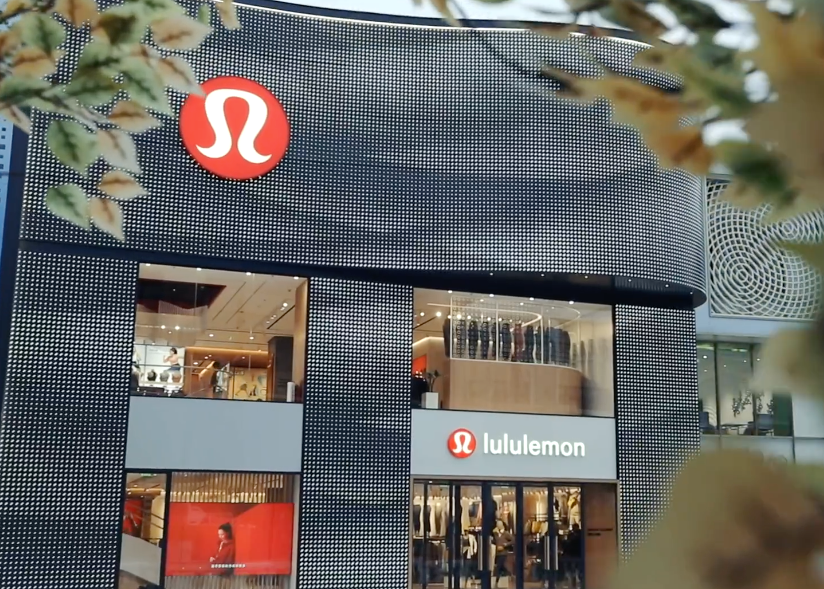 12000字解读lululemon：“巫师”与“刺猬”的组合游戏